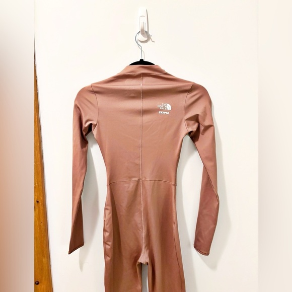 New Skims x The North Face Regina Bodysuit - Picture 9 of 10